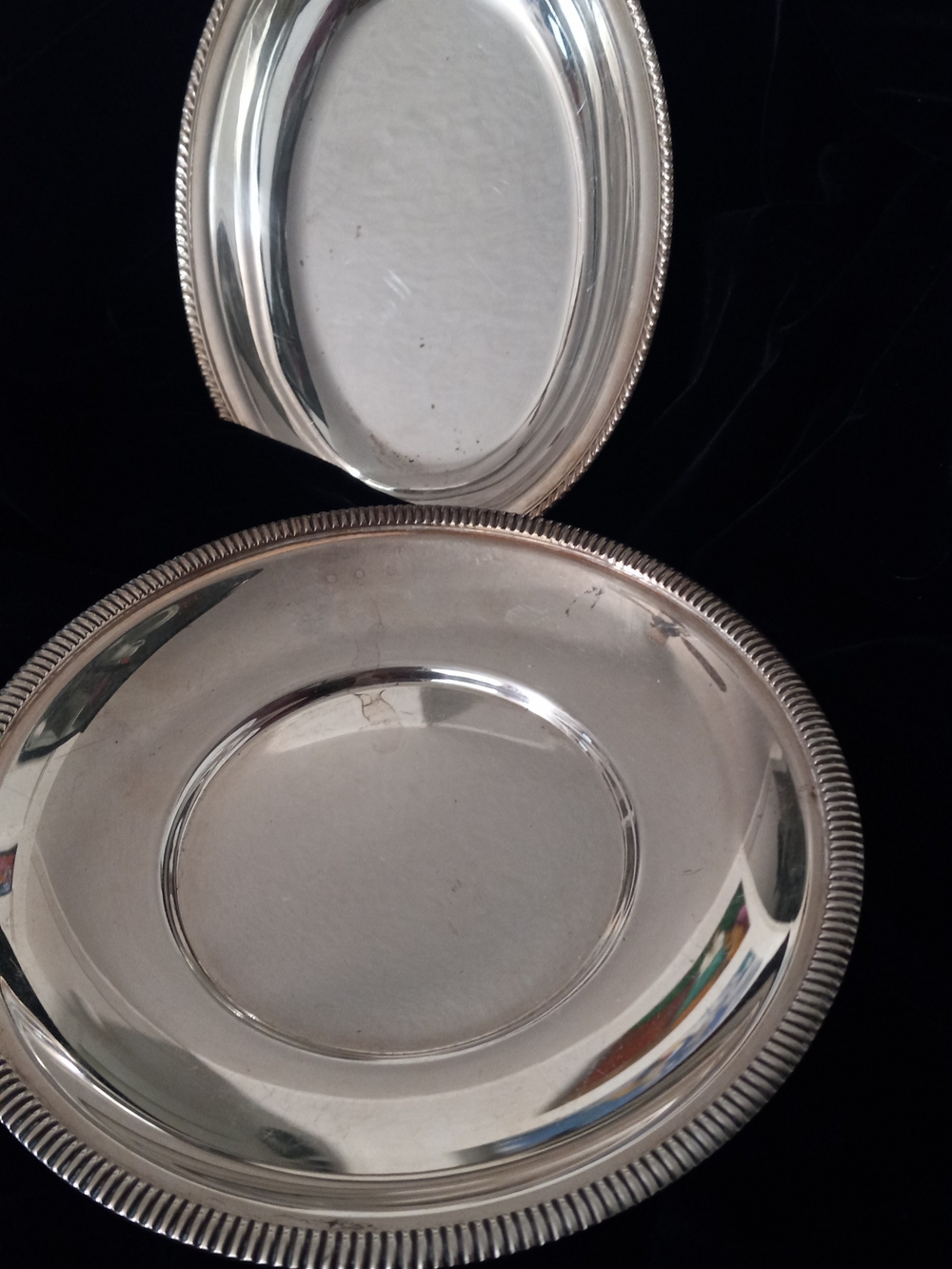 Polished Silver Decorative Serving Bowl - Classic Shine